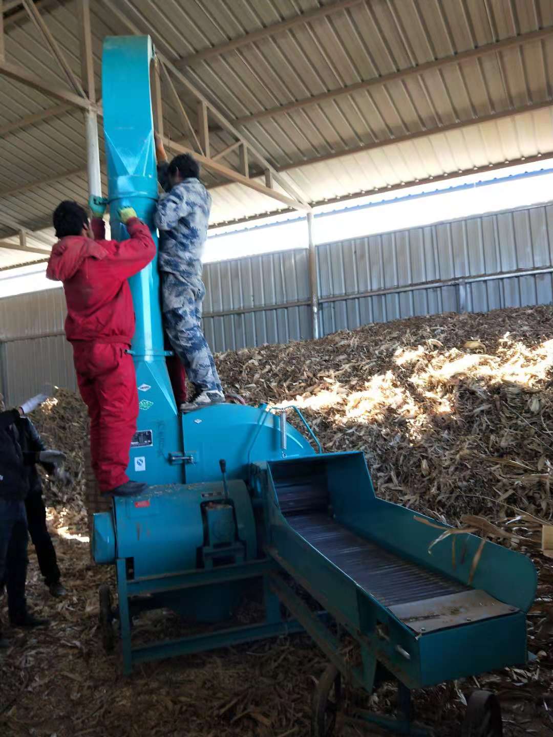 山西10噸鍘草揉絲機多少錢一臺？